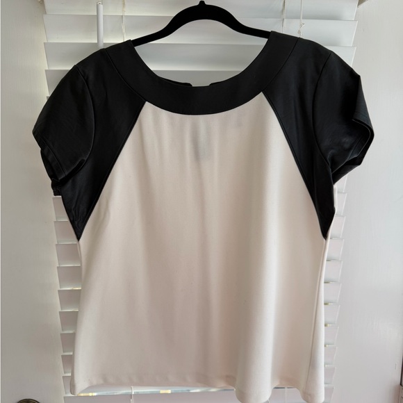 Worthington Tops - Worthington Black and White Women's Top